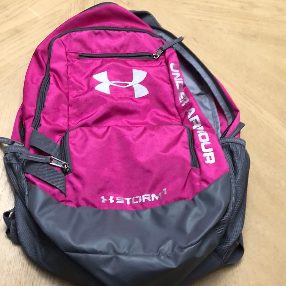 Under Armour Magenta Storm Backpack excellent shape